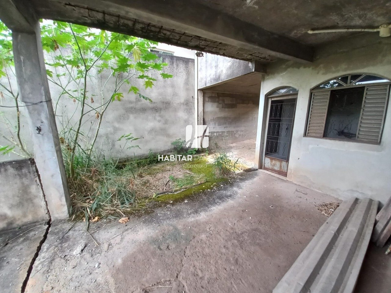 Casa com 4 quartos — Santa Mônica, Belo Horizonte
