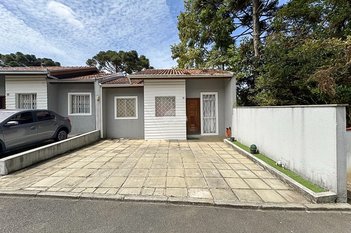 house em Rua Theodoro Makiolka, Santa Cândida - Curitiba - PR