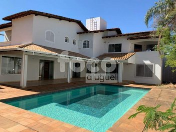 house em Avenida Terezina, Brasil - Uberlândia - MG