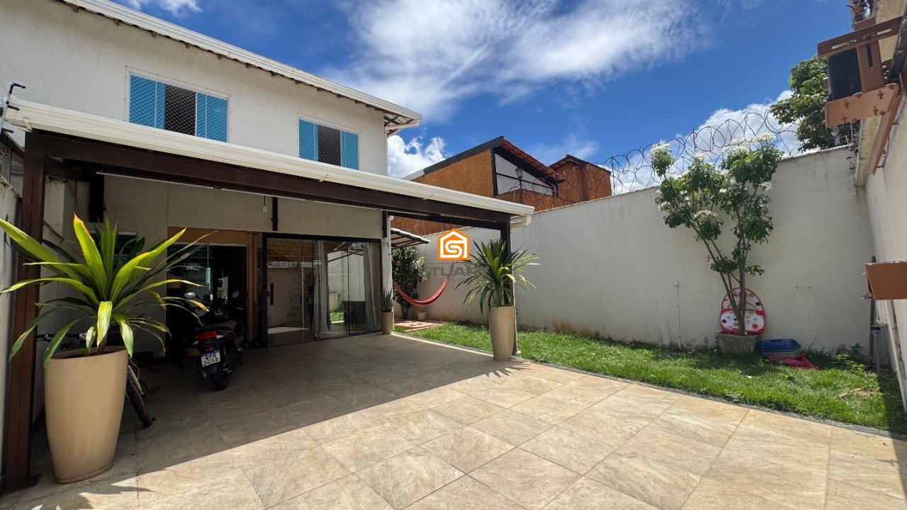 Casa com 3 quartos — Santa Amélia, Belo Horizonte