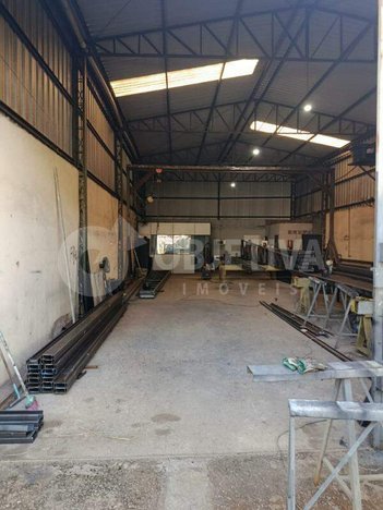 industrial em Avenida Coronel José Teófilo Carneiro, São José - Uberlândia - MG