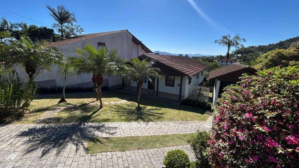 a9ef330e-b82c-4f48-9f2a-83c61f60f83e