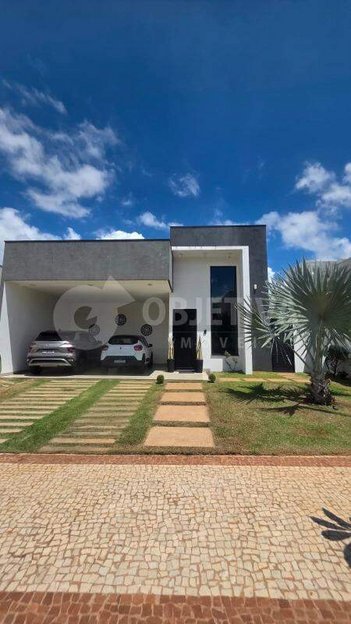 house em Rua Professora Maria Célia Cence, Shopping Park - Uberlândia - MG