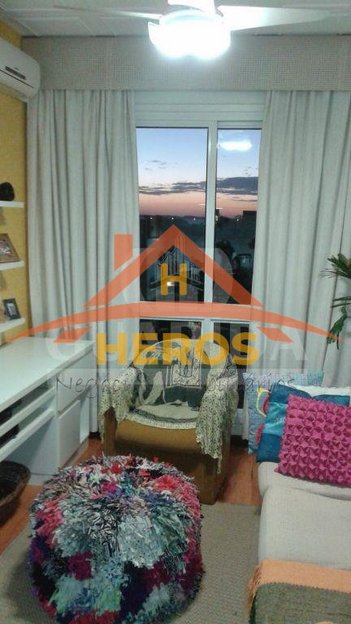 apartment em Rua Jataí, Cristal - Porto Alegre - RS