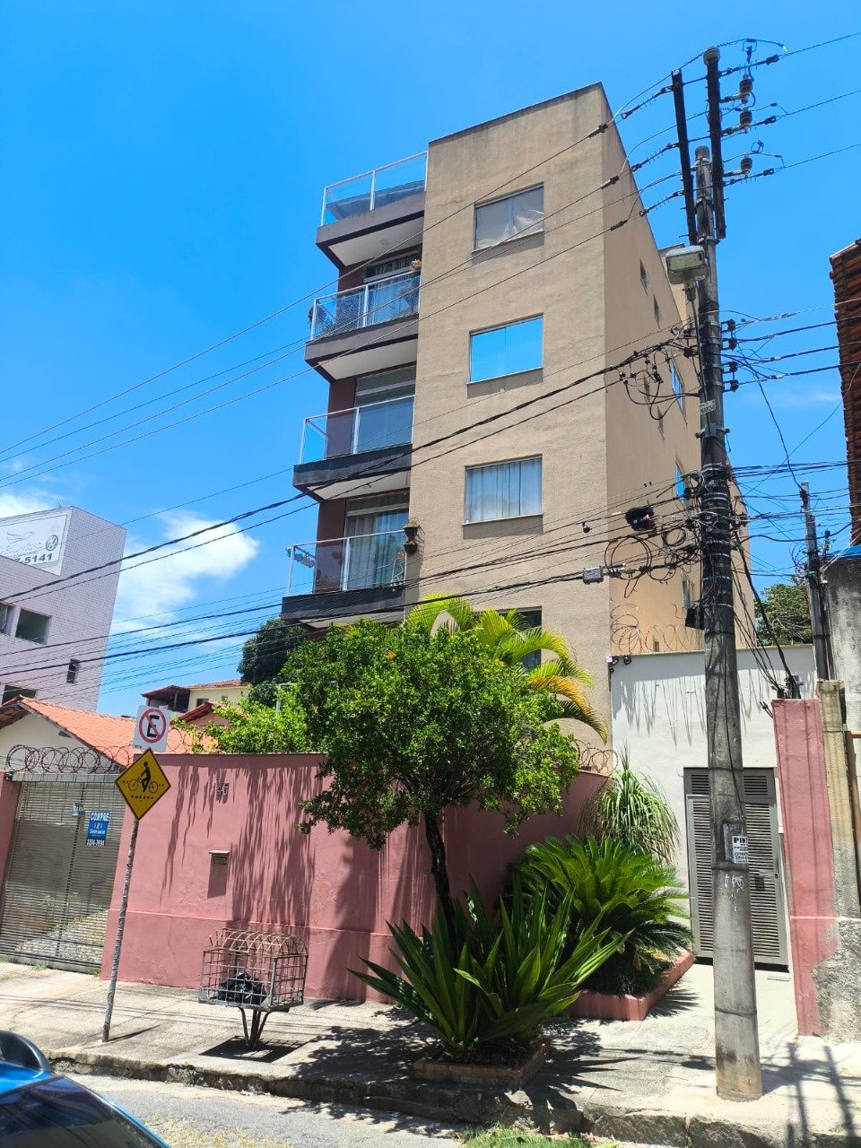 Apartamento com 3 quartos — Santa Branca, Belo Horizonte