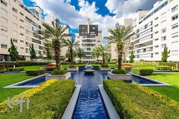 apartment em José Cadilhe, Agua Verde - Curitiba - PR