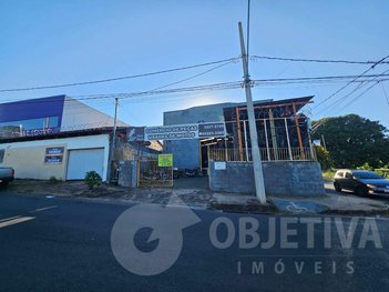 industrial em Rua Benjamin Alves Santos, Saraiva - Uberlândia - MG
