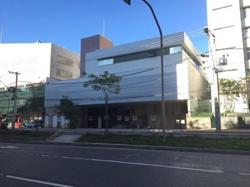 business em Avenida do Contorno, Funcionários - Belo Horizonte - MG