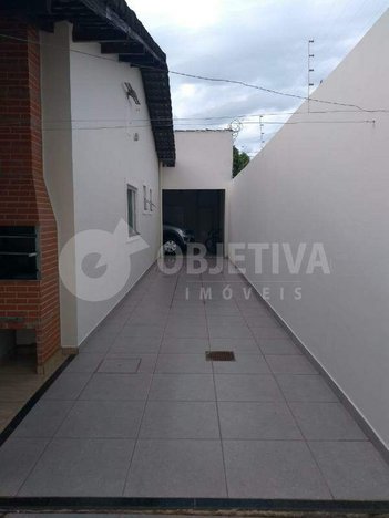 house em Rua Génova, Jardim Europa - Uberlândia - MG
