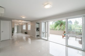 apartment em Avenida Túlio de Rose, Jardim Europa - Porto Alegre - RS