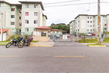 apartment em Rua Thereza Lopes Skroski, Santa Cândida - Curitiba - PR