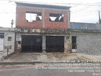 house em Rua Doutor Gustavo Cordeiro Galvão Filho, Parque das Bandeiras - São Vicente - SP
