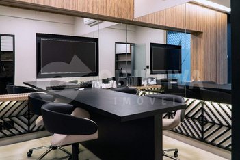 business em Avenida Rondon Pacheco, Saraiva - Uberlândia - MG