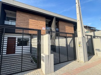 house em Rua Cidade de Ourinhos, Ulysses Guimarães - Joinville - SC