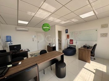 office em Rua Sebastião Furtado Pereira, Barreiros - São José - SC