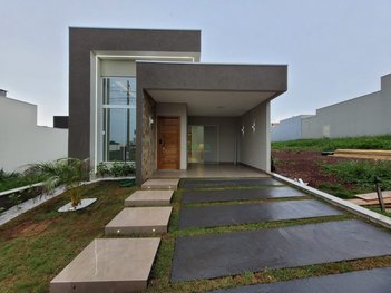 house em Rua Senhorinha Ferreira de Souza, Heimtal - Londrina - PR