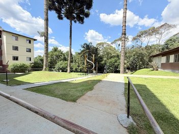 apartment em Rua Thereza Lopes Skroski, Santa Cândida - Curitiba - PR