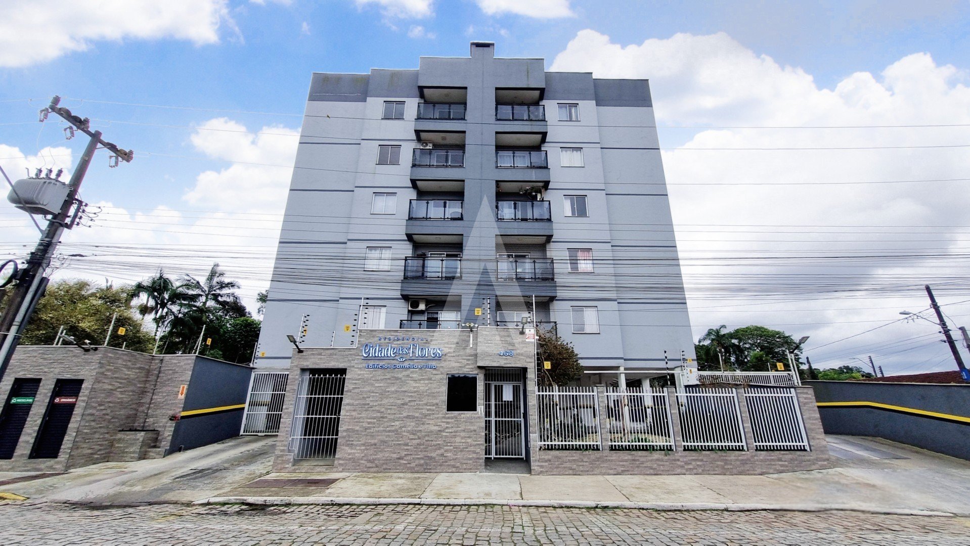 FACHADA 1