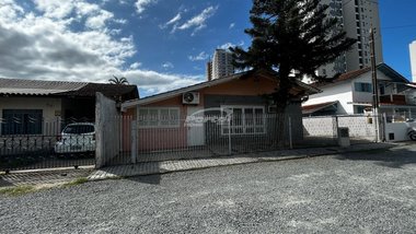 house em Rua Adolfo Cabral, Centro - Balneário Piçarras - SC