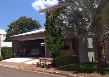 house em Avenida do Café, Conjunto Café - Londrina - PR