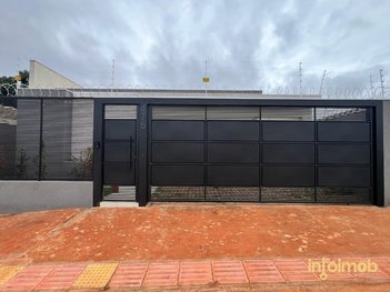 house em Rua Ararás, São Francisco - Campo Grande - MS