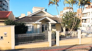 house em Rua Professor Bayer Filho, Coqueiros - Florianópolis - SC