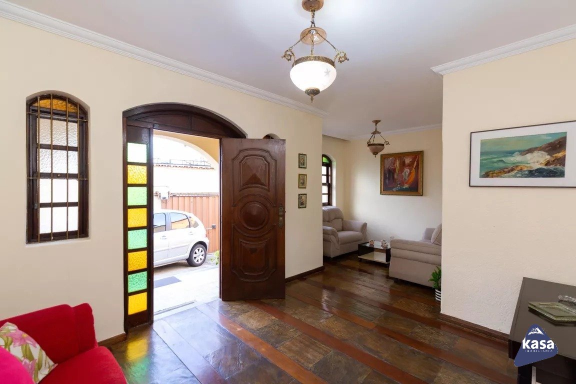Casa com 7 quartos — Padre Eustáquio, Belo Horizonte