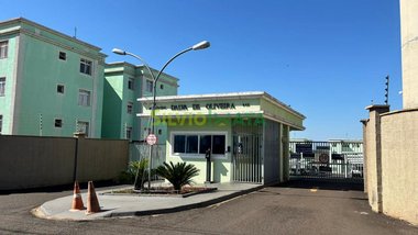 apartment em Rua Pioneiro João Perin, Parque Tarumã - Maringá - PR