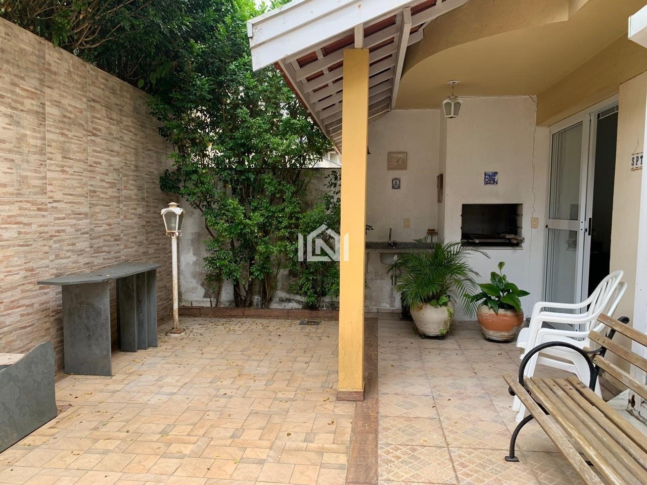 casa a venda no condominio villaggio da granja - quintal