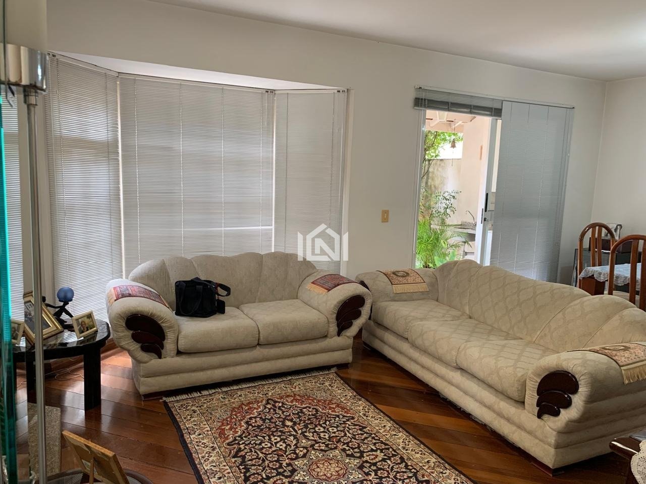 casa a venda no condominio villaggio da granja - sala de lareira