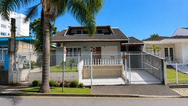 house em Rua Doutor Corrêa Coelho, Jardim Botânico - Curitiba - PR