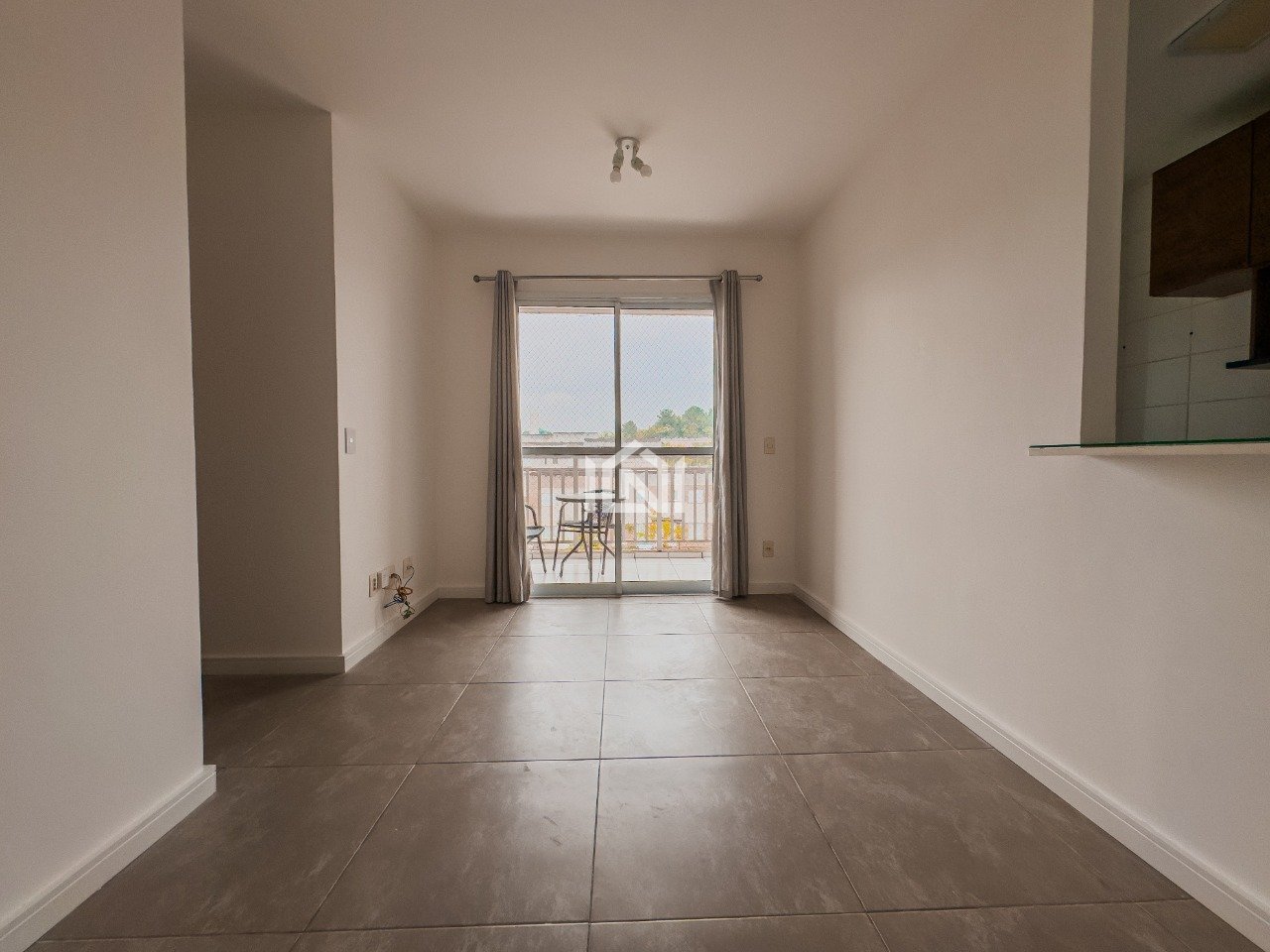 Apartamento para venda e locacao no condominio Harmonia Florae - Sala de televisao