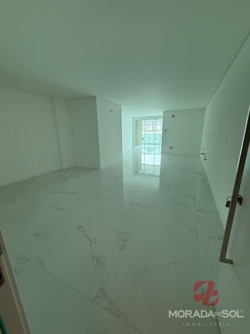 apartment em Rua 254, Meia Praia - Itapema - SC