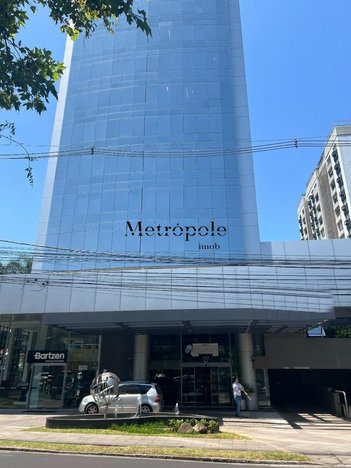 office em Avenida Plínio Brasil Milano, Passo da Areia - Porto Alegre - RS