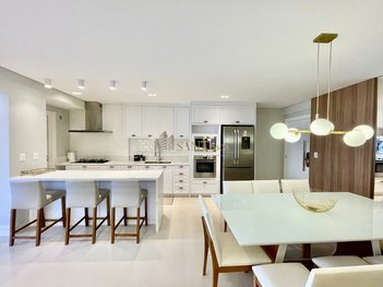 apartment em Rua 254 A, Meia Praia - Itapema - SC