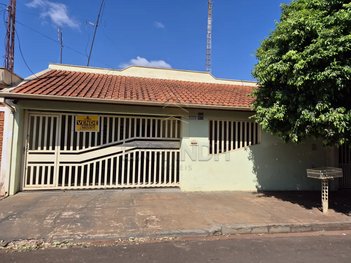 house em Rua Crescência Carolo Balbo, Centro - Sertãozinho - SP
