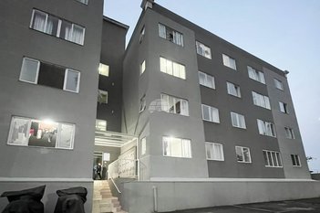 apartment em Rua Luíz Gulin, Osasco - Colombo - PR