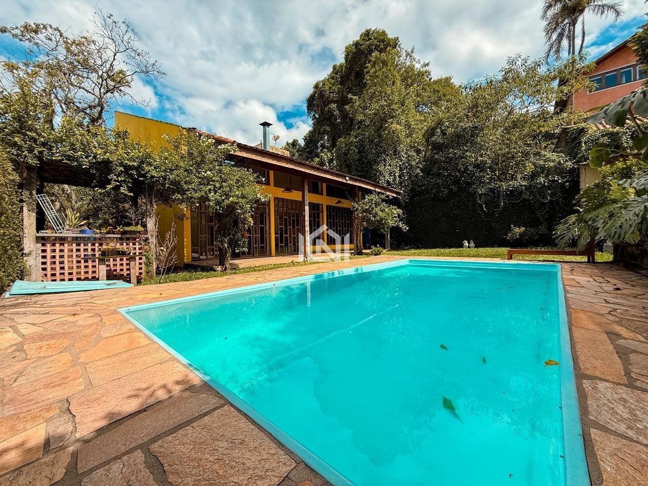 casa a venda no condominio fazendinha - piscina