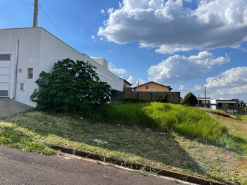 land_lot em Avenida João Baptista Carnietto, Jardim Ypê - Botucatu - SP