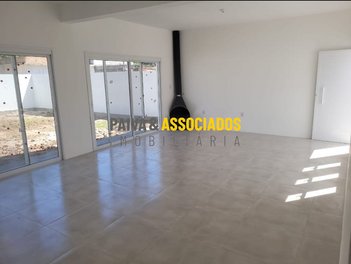 house em Rua Viana do Castelo, Laranjal - Pelotas - RS