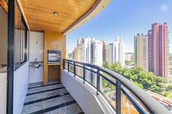 apartment em Rua Monsenhor Ivo Zanlorenzi, Mossunguê - Curitiba - PR