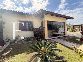 house em Rua Rio Apucaé, Centro - Xangri-Lá - RS