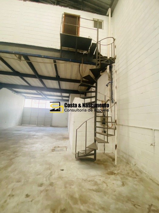 22 ACESSO AO GALPÃO