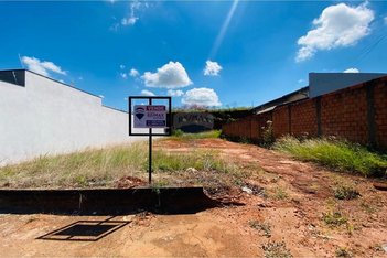land_lot em Avenida Cecilia Lourenção, Residencial Ouro Verde - Botucatu - SP