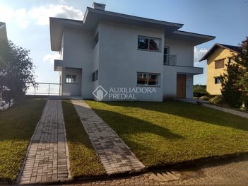 house em Rua Ricardo Sturmhofel, Mato Queimado - Gramado - RS