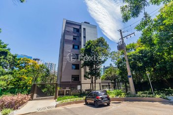 apartment em Rua Tajuja, Três Figueiras - Porto Alegre - RS