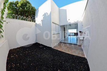 house em Avenida Rescalla Sabbag, Shopping Park - Uberlândia - MG