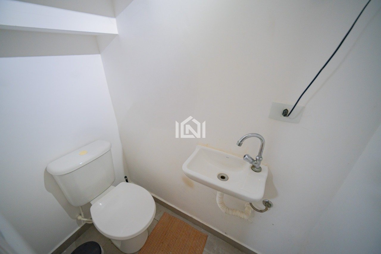 casa a venda no condominio san filipi - lavabo