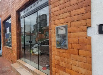 business em Rua Visconde do Rio Branco, Centro - Botucatu - SP