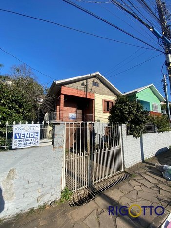 house em Rua Francisco Magni, Floresta - Caxias do Sul - RS